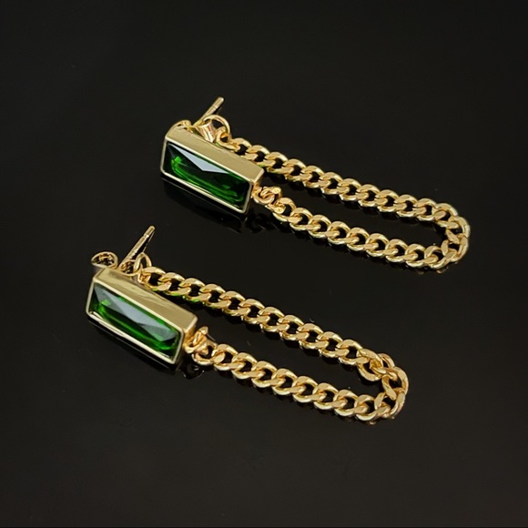 ✨Beautiful Dark Green Crystal Goldtone Chain earrings - Picture 1 of 4